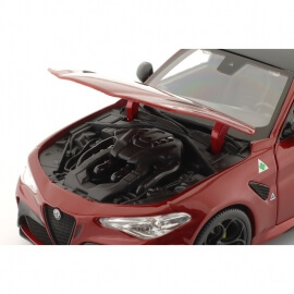 Bburago 1:18 Alfa Romeo Giulia GTA 2020 Μπορντώ (11048RD)